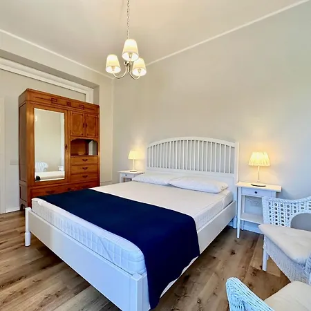 The Girasole In Historic With Pool In 3* Сенигаллия