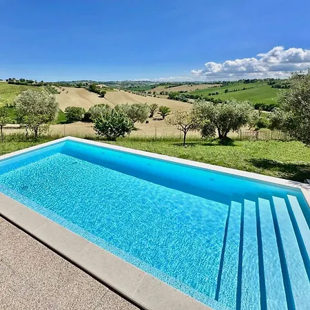 The Girasole In Historic With Pool In Maison d'hôtes