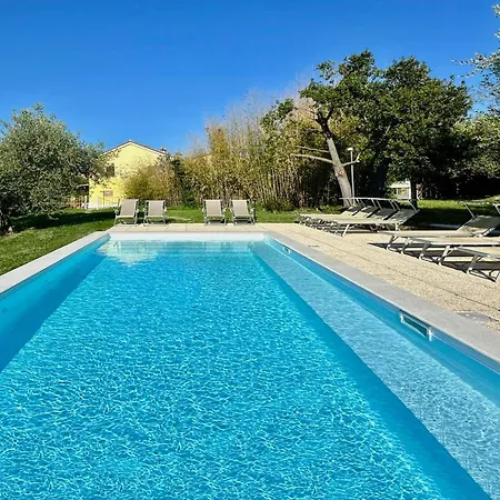 The Girasole In Historic With Pool In Maison d'hôtes